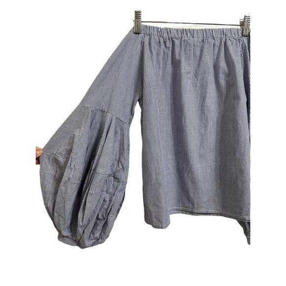 Aqua Women's Poplin Blue Pinstripe Off The Shoulder Bishop Sleeve Blouse Size XS - Picture 2 of 5